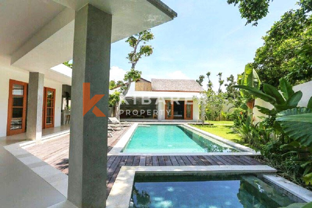 Beautiful Five-Bedroom Enclosed Living Room Villa Located in the Tranquility of Umalas — image 2