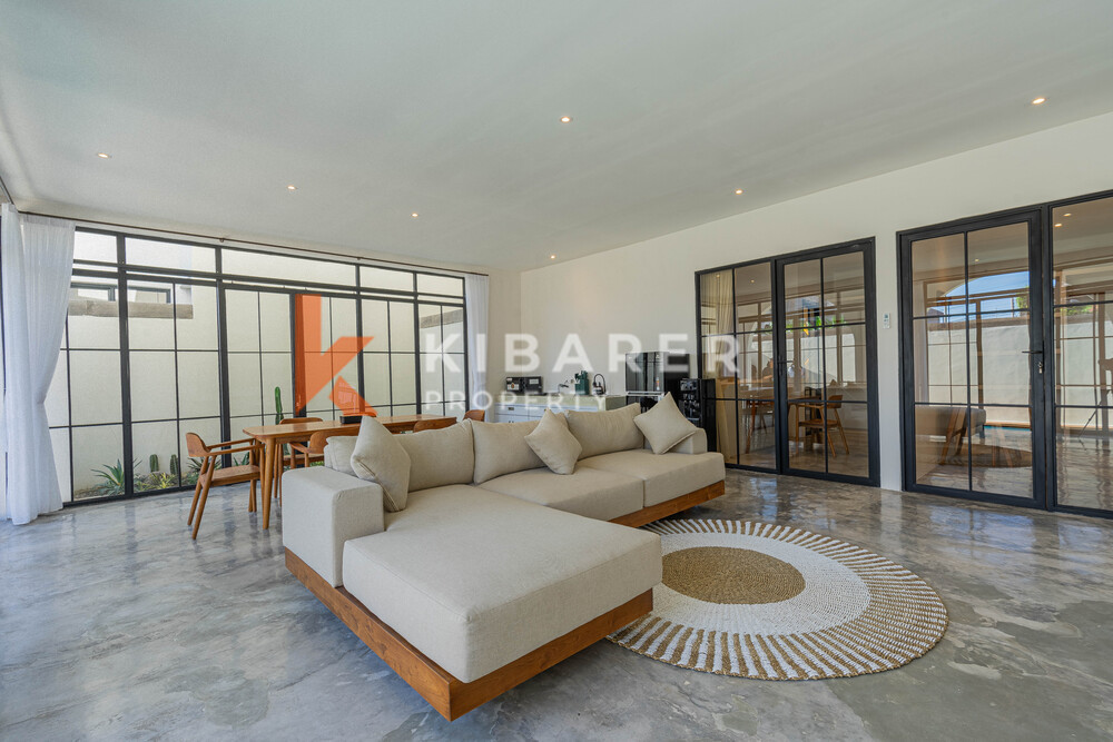 Captivating Three Bedroom Enclosed Living Tropical Villa in Canggu — image 8