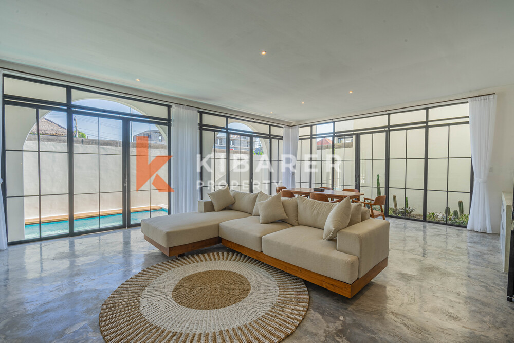 Captivating Three Bedroom Enclosed Living Tropical Villa in Canggu — image 2