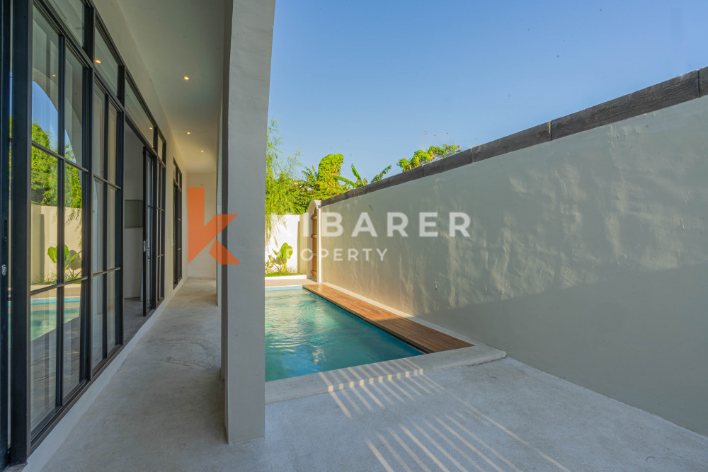 Captivating Three Bedroom Enclosed Living Tropical Villa in Canggu — image 3