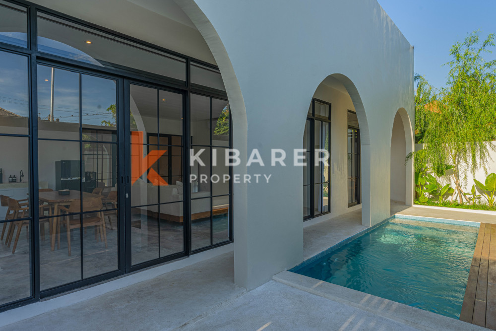 Captivating Three Bedroom Enclosed Living Tropical Villa in Canggu — image 4