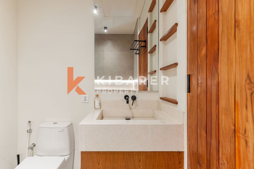 Minimalist Villa with Enclosed Living Room and Two Elegant Bedrooms in Canggu — image 19