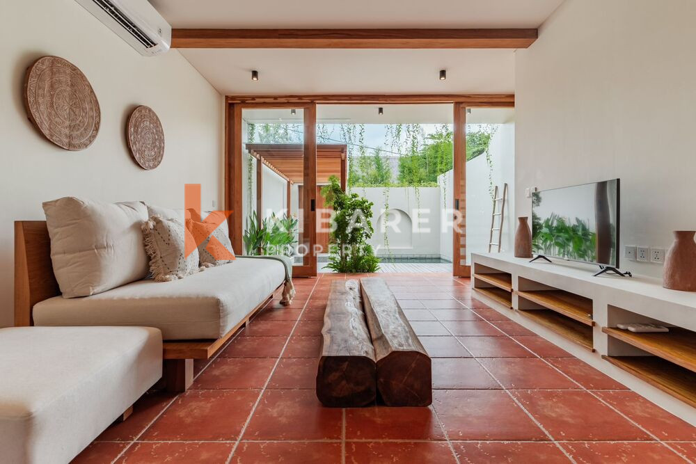 Minimalist Villa with Enclosed Living Room and Two Elegant Bedrooms in Canggu — image 10
