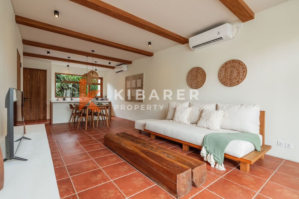 Minimalist Villa with Enclosed Living Room and Two Elegant Bedrooms in Canggu — image 12