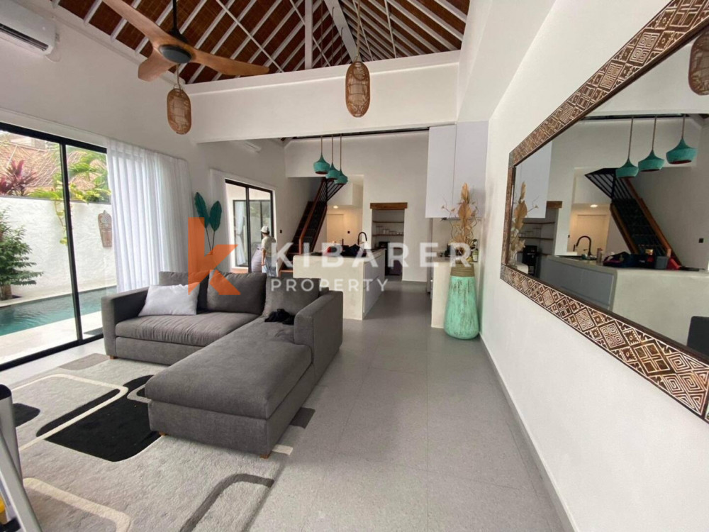Three-Bedroom Villa with Enclosed Living Area in Balangan — image 7