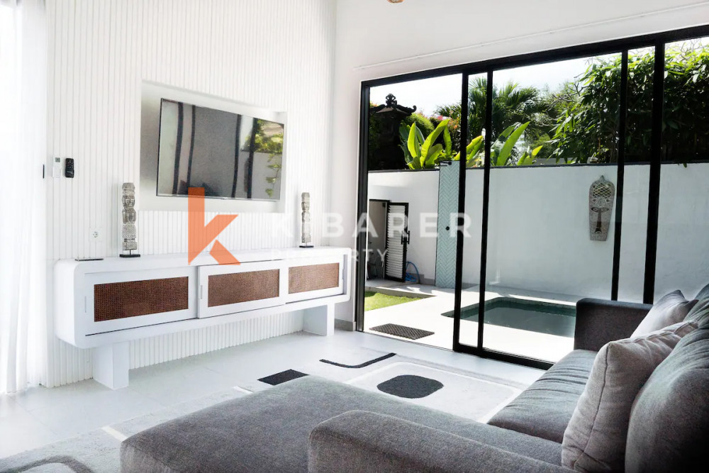 Three-bedroom With Enclosed Living Villa in Balangan — image 8