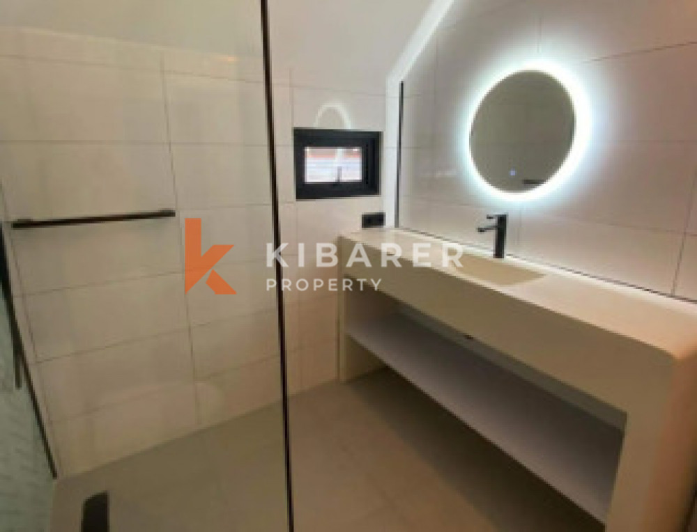 Three-bedroom With Enclosed Living Villa in Balangan — image 16