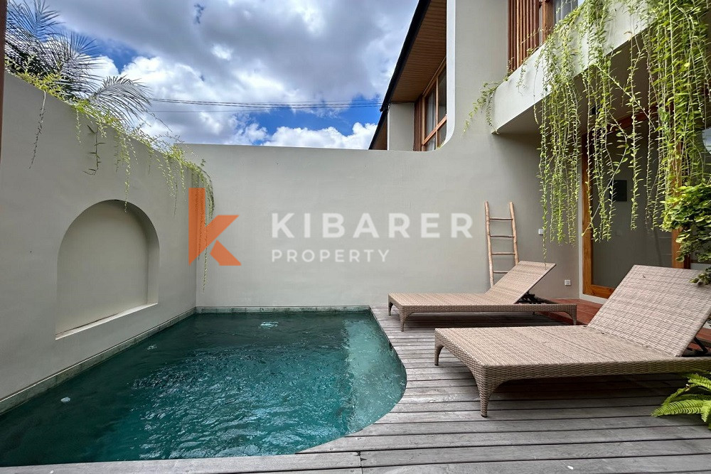 Minimalist Villa with Enclosed Living Room and Two Elegant Bedrooms in Canggu — image 3