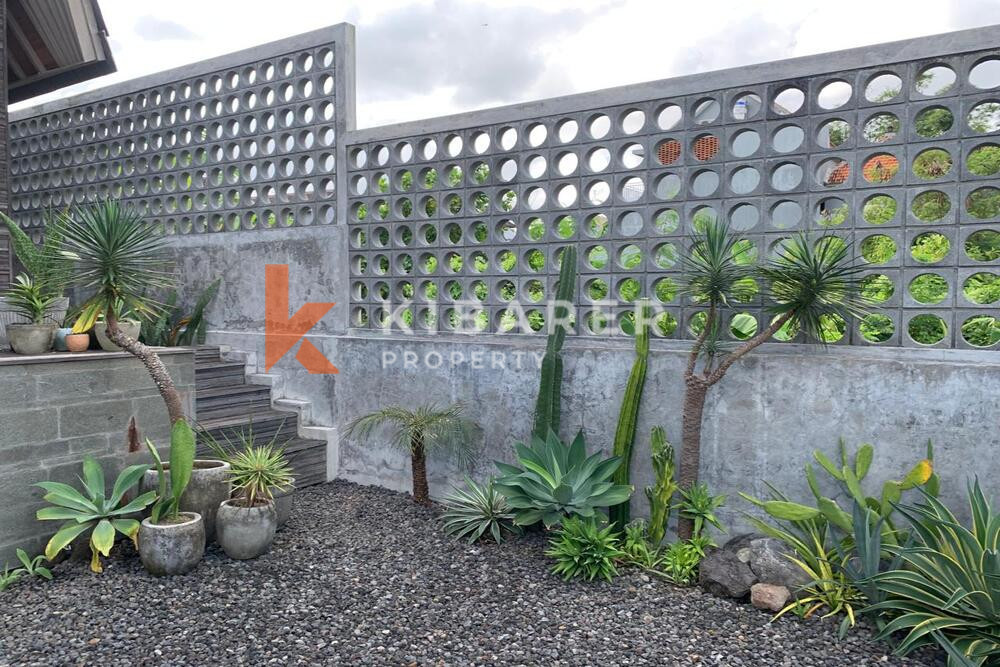 Charming Three-Bedroom Industrial Open Living Room Villa in Canggu — image 6
