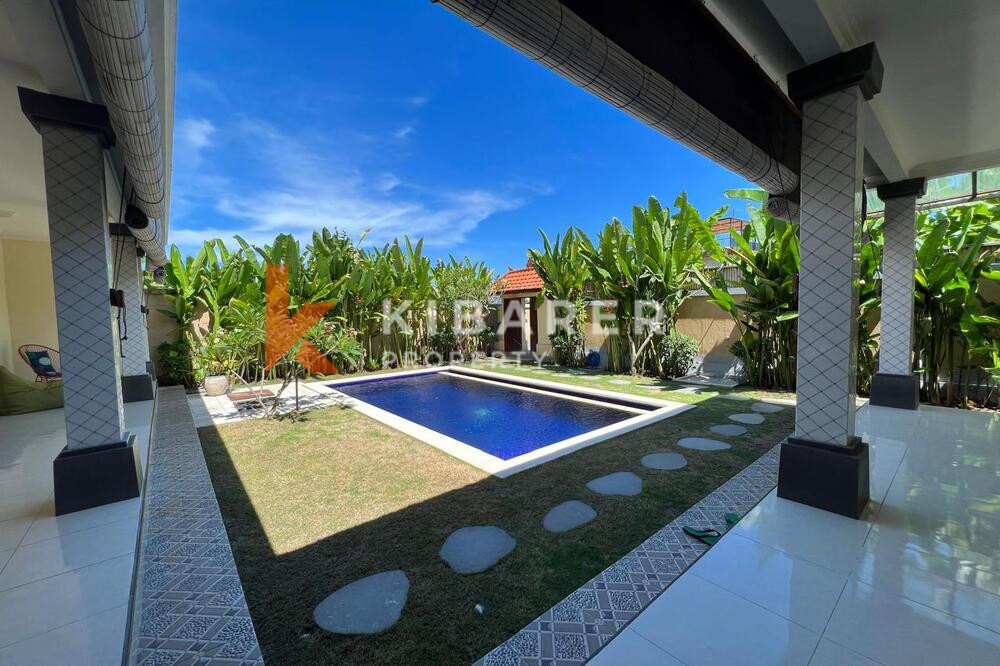 Beautiful Classic Two-Bedroom Closed Living Room Villa in Tegal Cupek — image 4