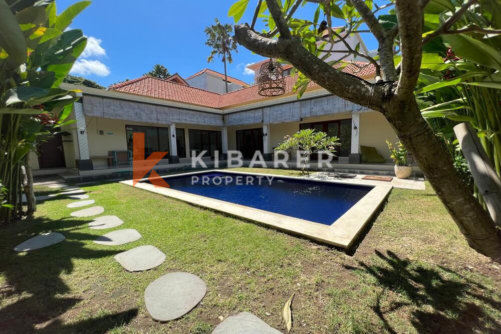 Beautiful Classic Two-Bedroom Closed Living Room Villa in Tegal Cupek — image 2