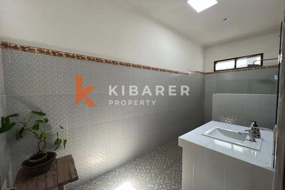 Beautiful Classic Two-Bedroom Closed Living Room Villa in Tegal Cupek — image 11