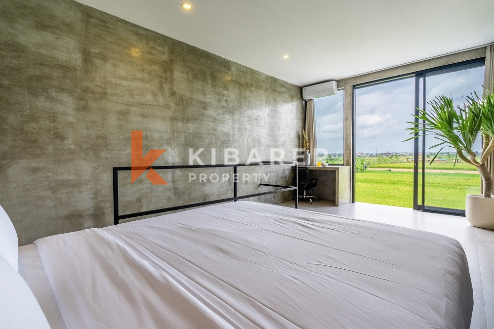 Modern Fully Furnished One-Bedroom Loft Enclosed Living in Pererenan Area — image 9
