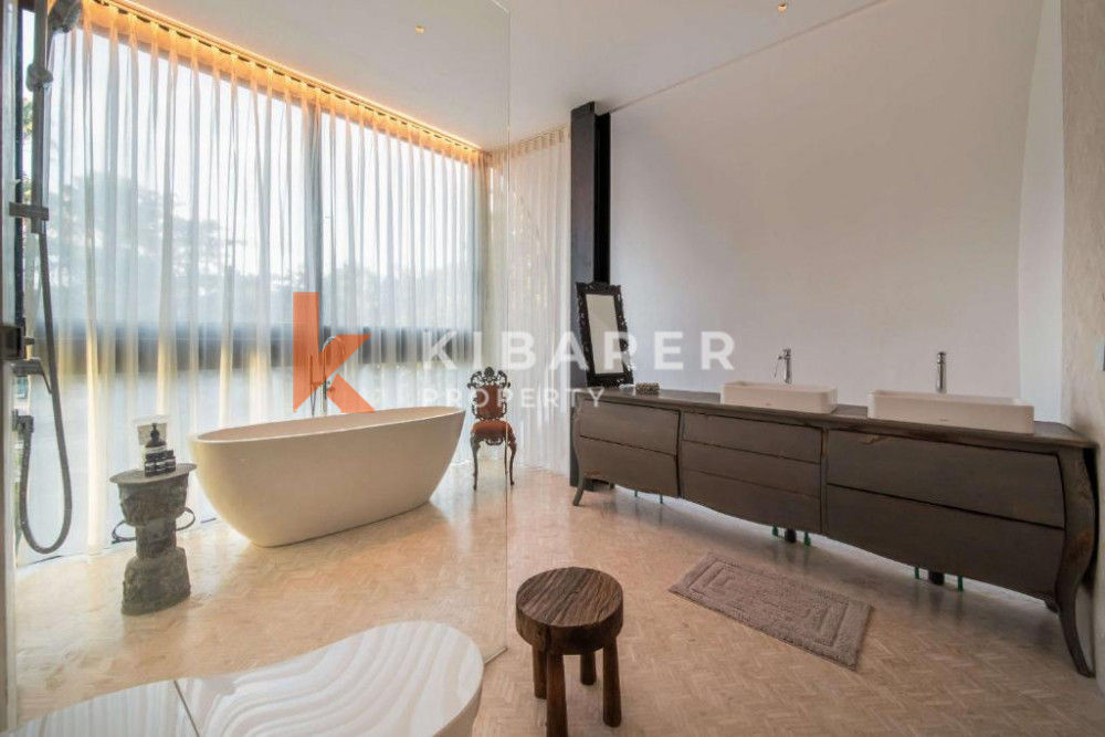 Luxury Five-Bedroom Villa in Berawa — image 19