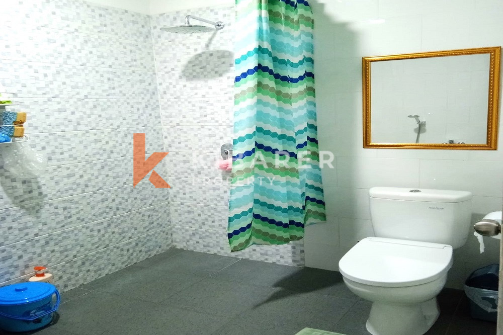 Homey Unfurnished Two-Bedroom Enclosed Living Villa in the Edge of Canggu — image 3