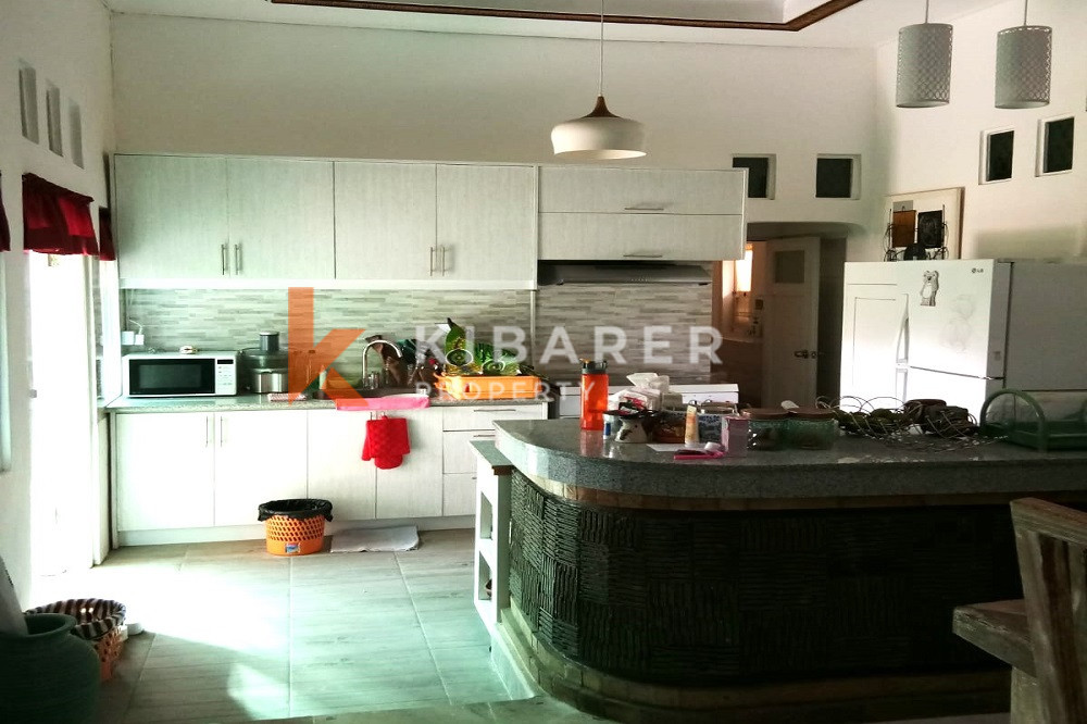 Homey Unfurnished Two-Bedroom Enclosed Living Villa in the Edge of Canggu — image 4