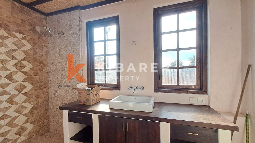 Charming Fully Equipped One-Bedroom Apartment Enclosed Living Room Located in Pererenan Area — image 7