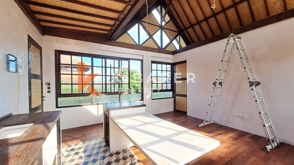 Charming Fully Equipped One-Bedroom Apartment Enclosed Living Room Located in Pererenan Area — image 3