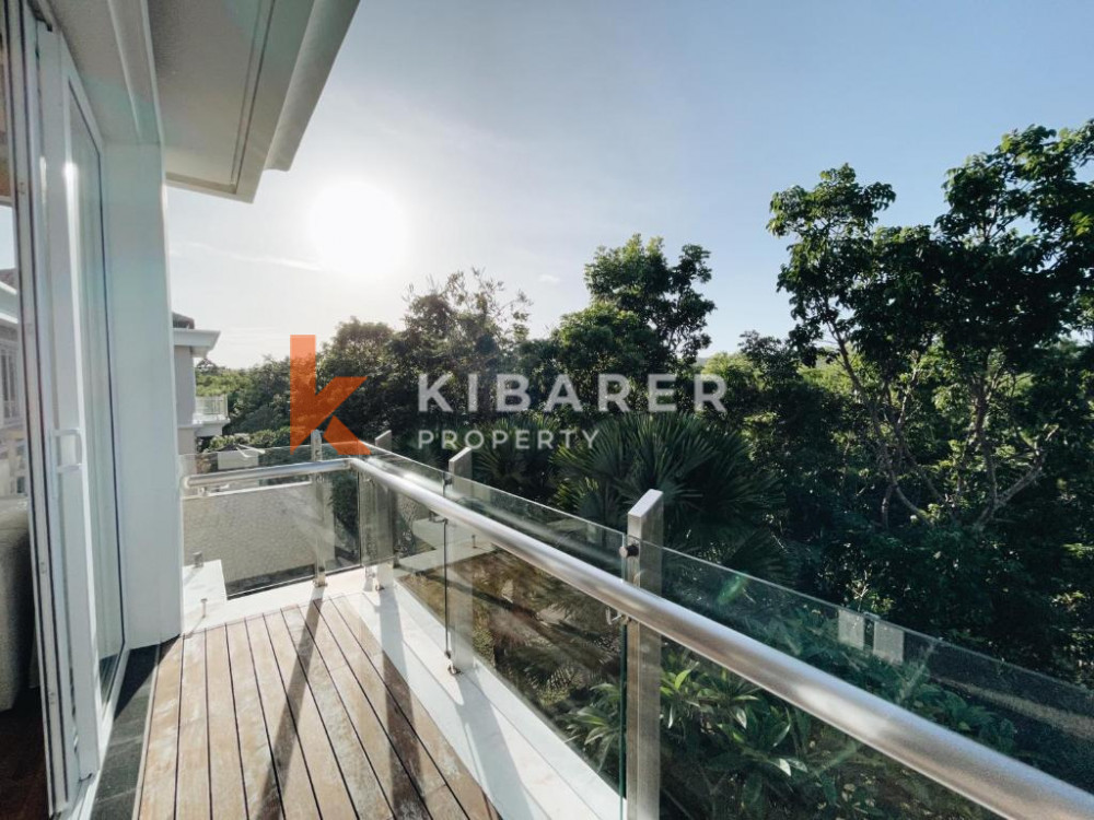 Two-Bedroom Villa with Enclosed Living Room in New Kuta Golf — image 9