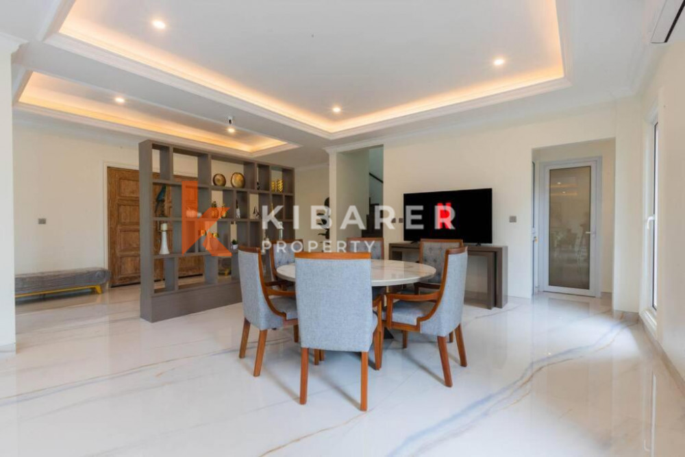 Five-bedroom Villa in New Kuta Golf — image 10