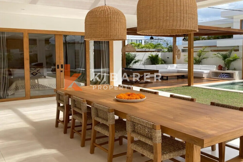 Beautifully Designed Four-Bedroom Villa with Enclosed Space in Bingin — image 9