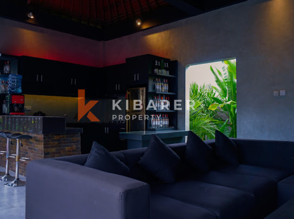 Gorgeous Three Bedroom Enclosed Living Room Villa Situated in Pererenan — image 11