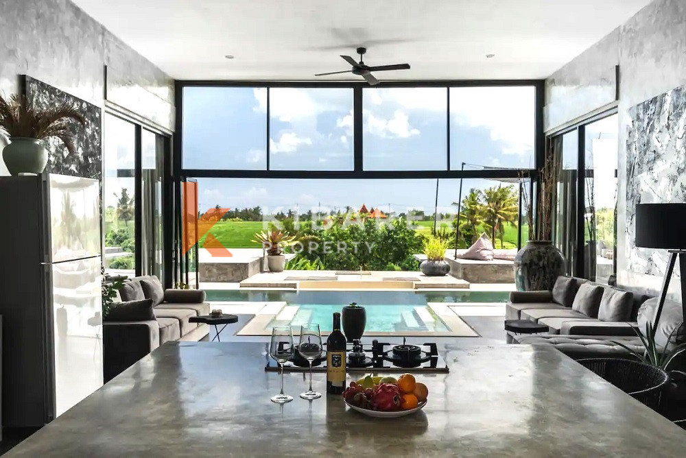 Luxury Six-Bedrooms Enclosed Living Villa with an Awesome View and Great Air Circulation in the Pererenan