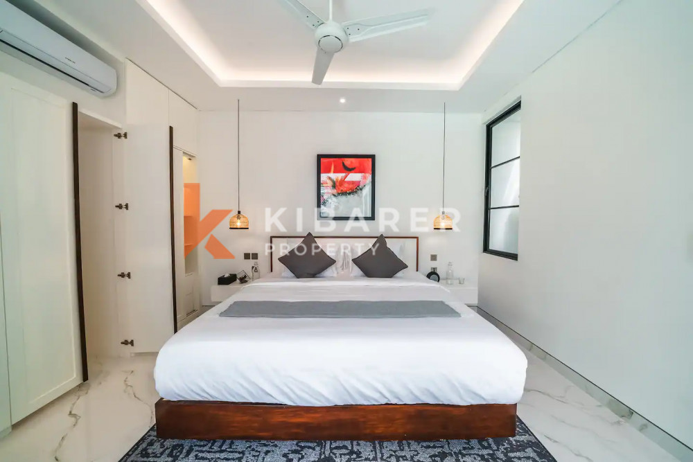 Luxurious Three-Bedroom Villa in Kerobokan — image 9