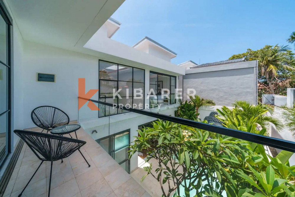 Luxurious Three-Bedroom Villa in Kerobokan — image 11