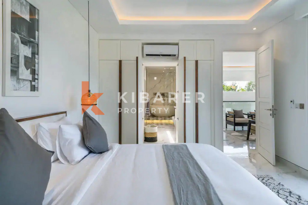Luxurious Three-Bedroom Villa in Kerobokan — image 12