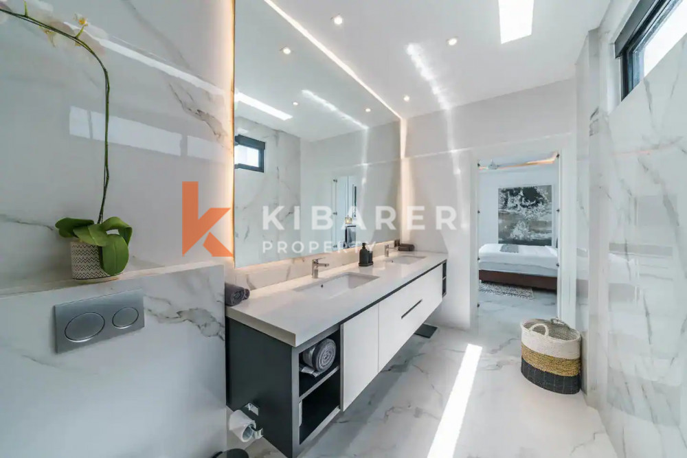 Luxurious Three-Bedroom Villa in Kerobokan — image 18