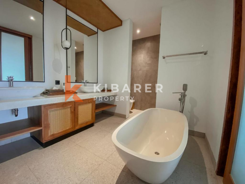 Luxury Villa Four Bedroom in Pererenan — image 11