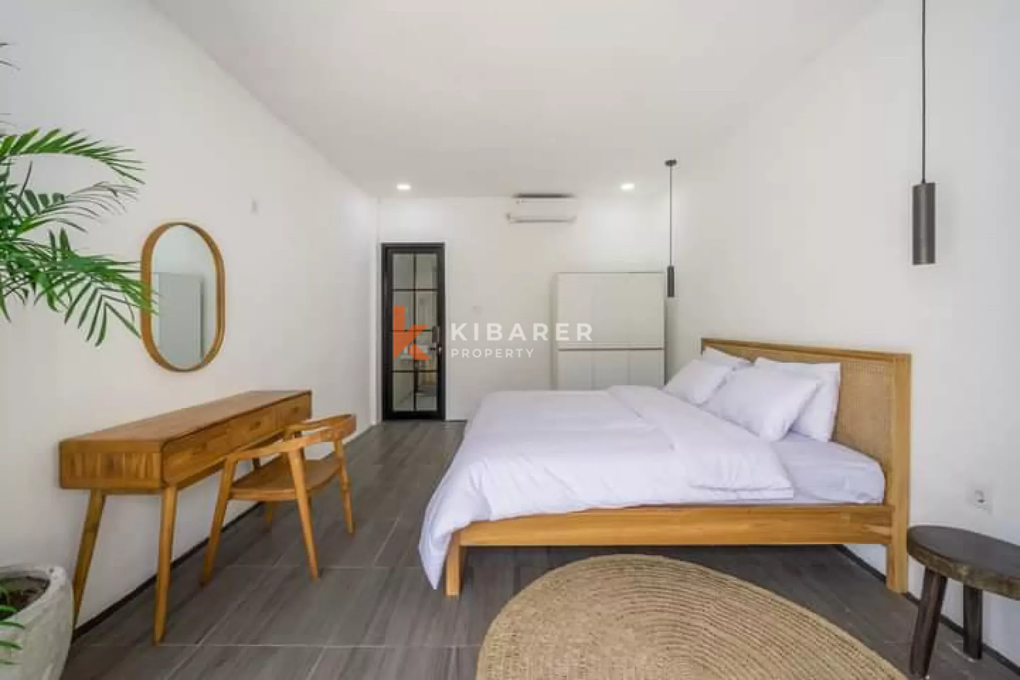 two-Bedroom Industrial-Style Villa with Enclosed Living in Berawa — image 8