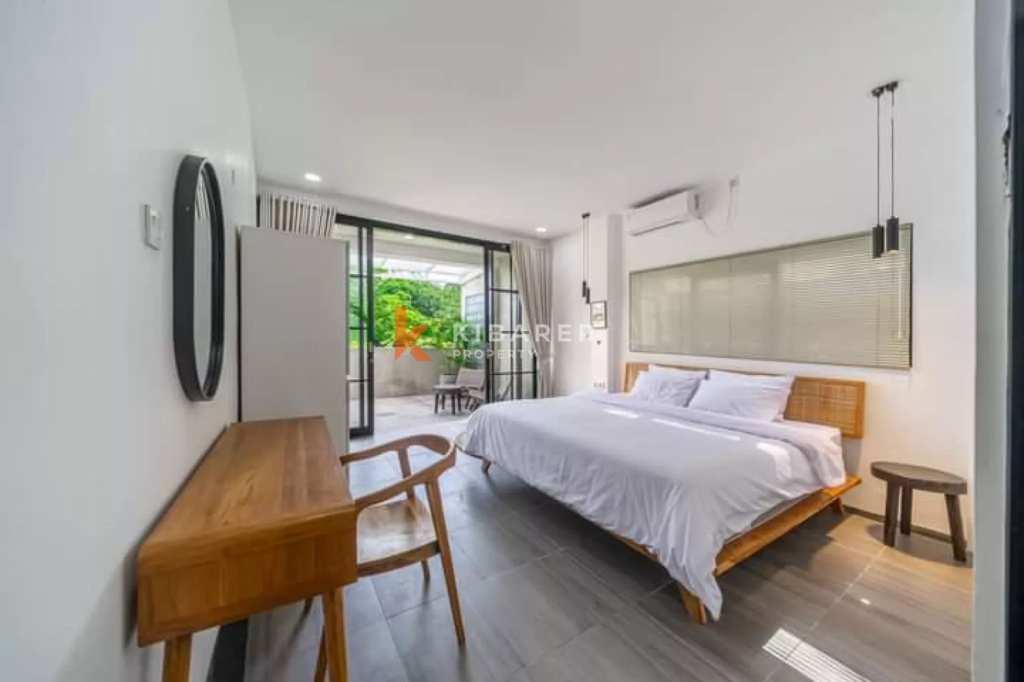 two-Bedroom Industrial-Style Villa with Enclosed Living in Berawa — image 9