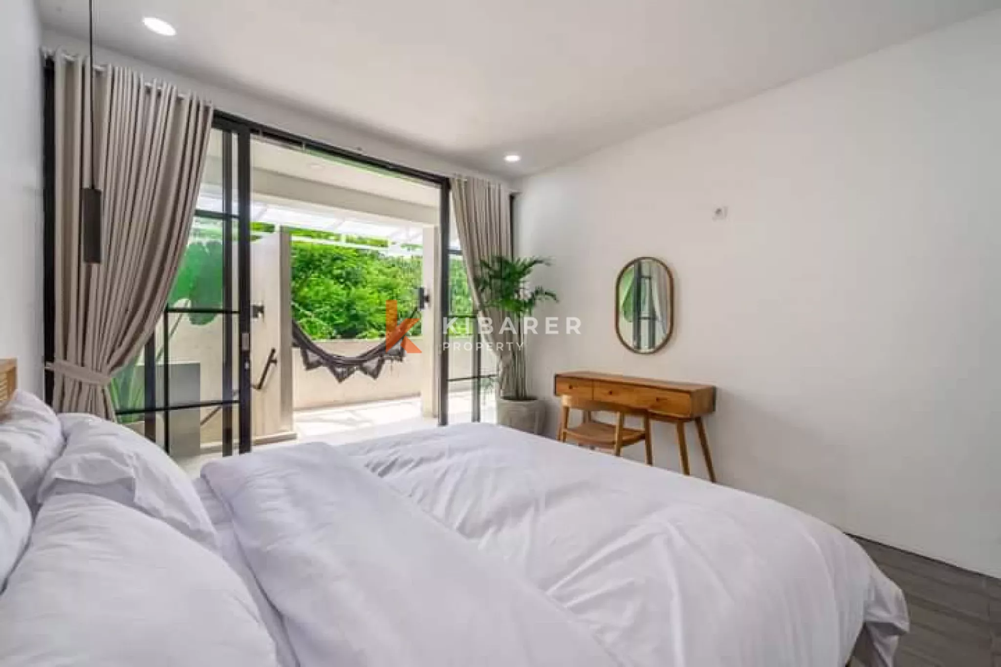 two-Bedroom Industrial-Style Villa with Enclosed Living in Berawa — image 10