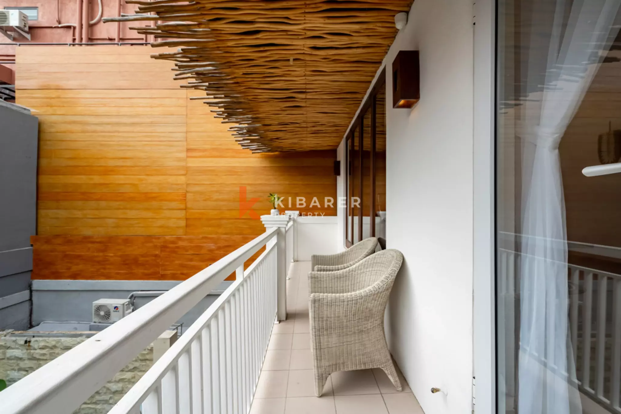 Exquisite Three-Bedroom Villa with Enclosed Living Room in Umalas — image 10