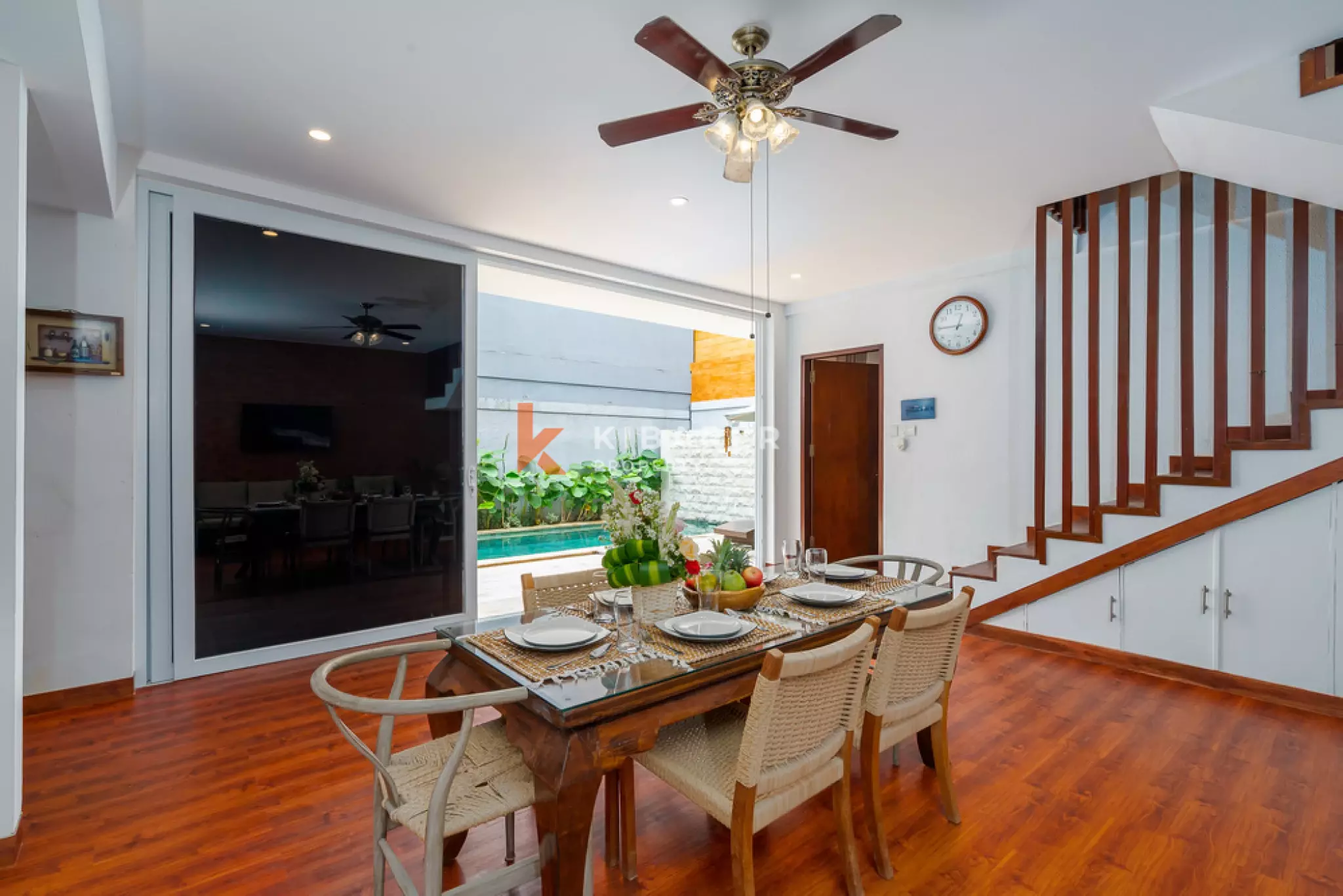 Exquisite Three-Bedroom Villa with Enclosed Living Room in Umalas — image 14