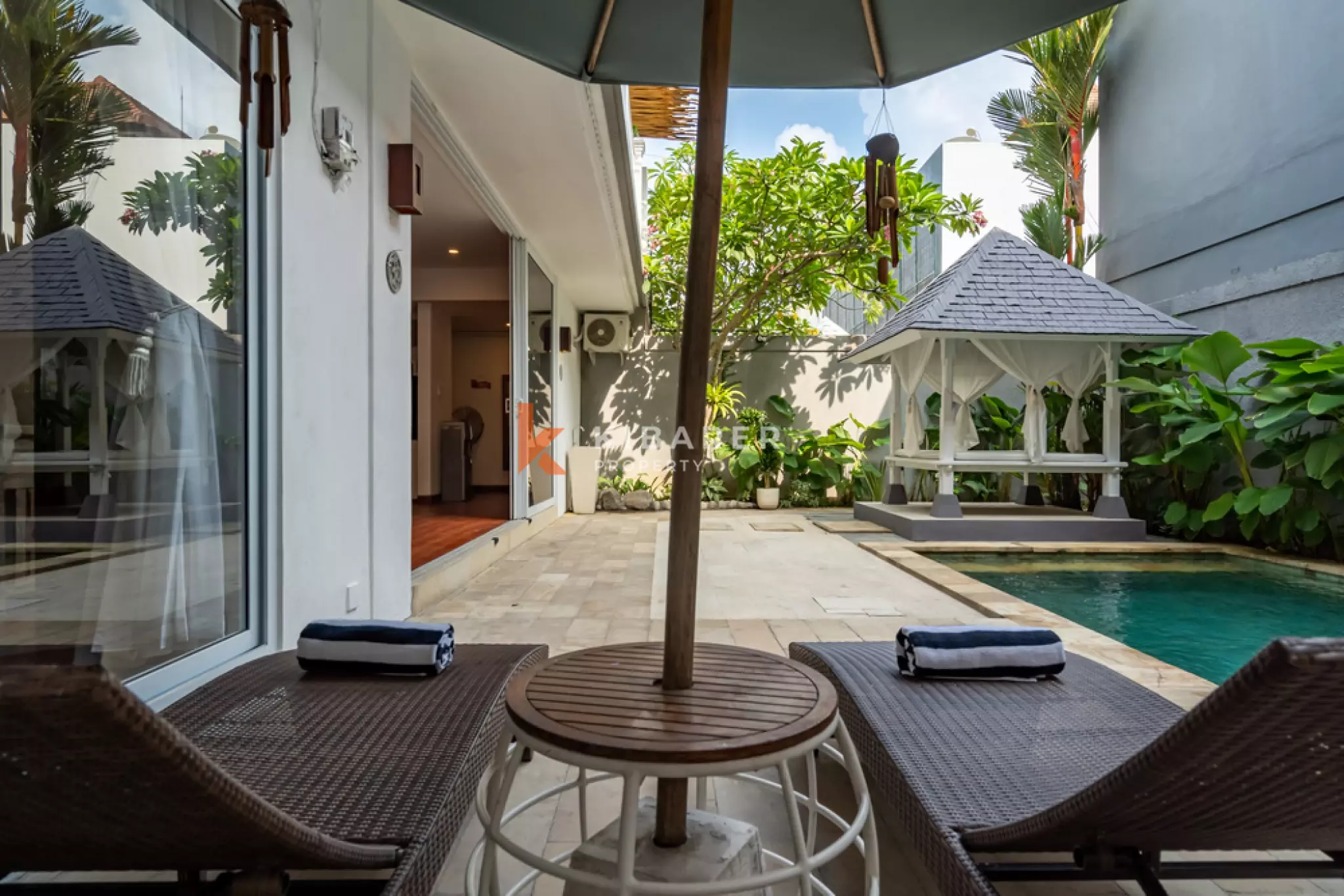 Exquisite Three-Bedroom Villa with Enclosed Living Room in Umalas — image 6
