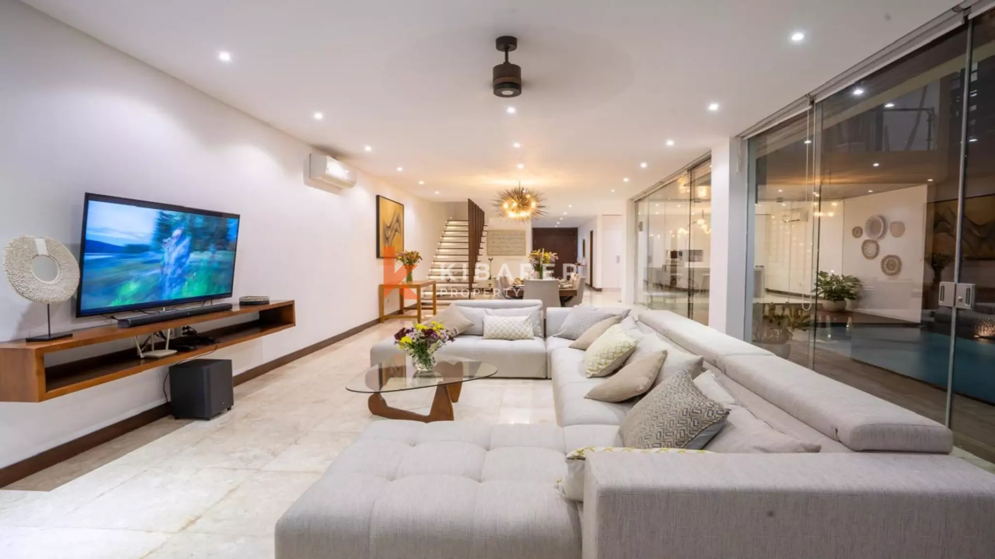 Four-Bedroom Gated Villa in a Prime Location in Berawa — image 3