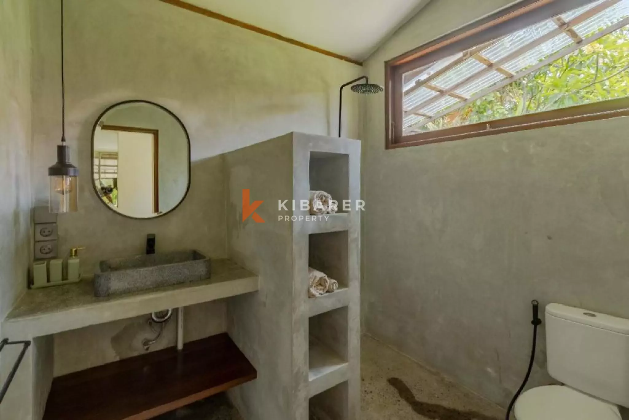 Three-Bedroom Villa with Enclosed Living Room in Umalas — image 13