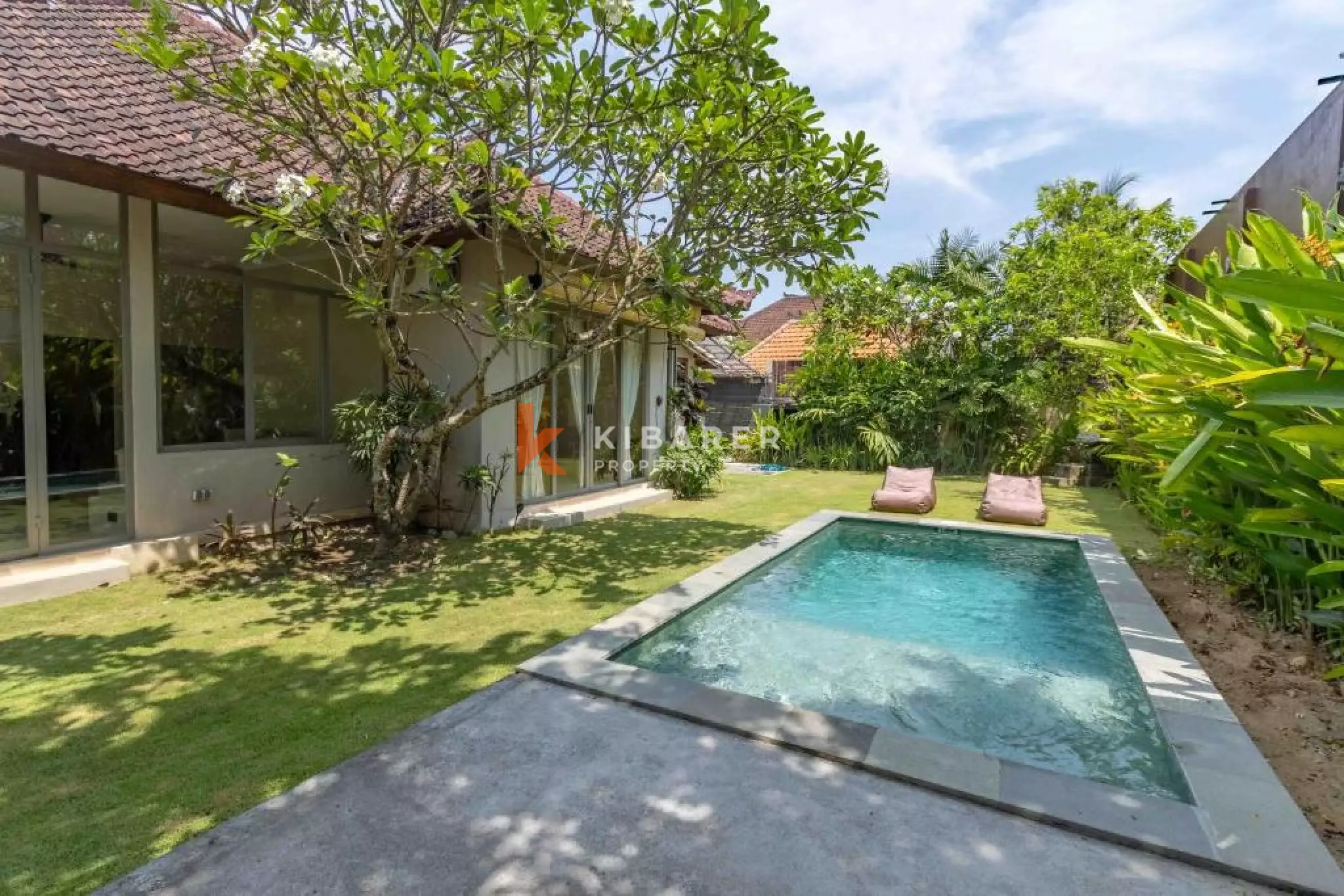 Three-Bedroom Villa with Enclosed Living Room in Umalas — image 2