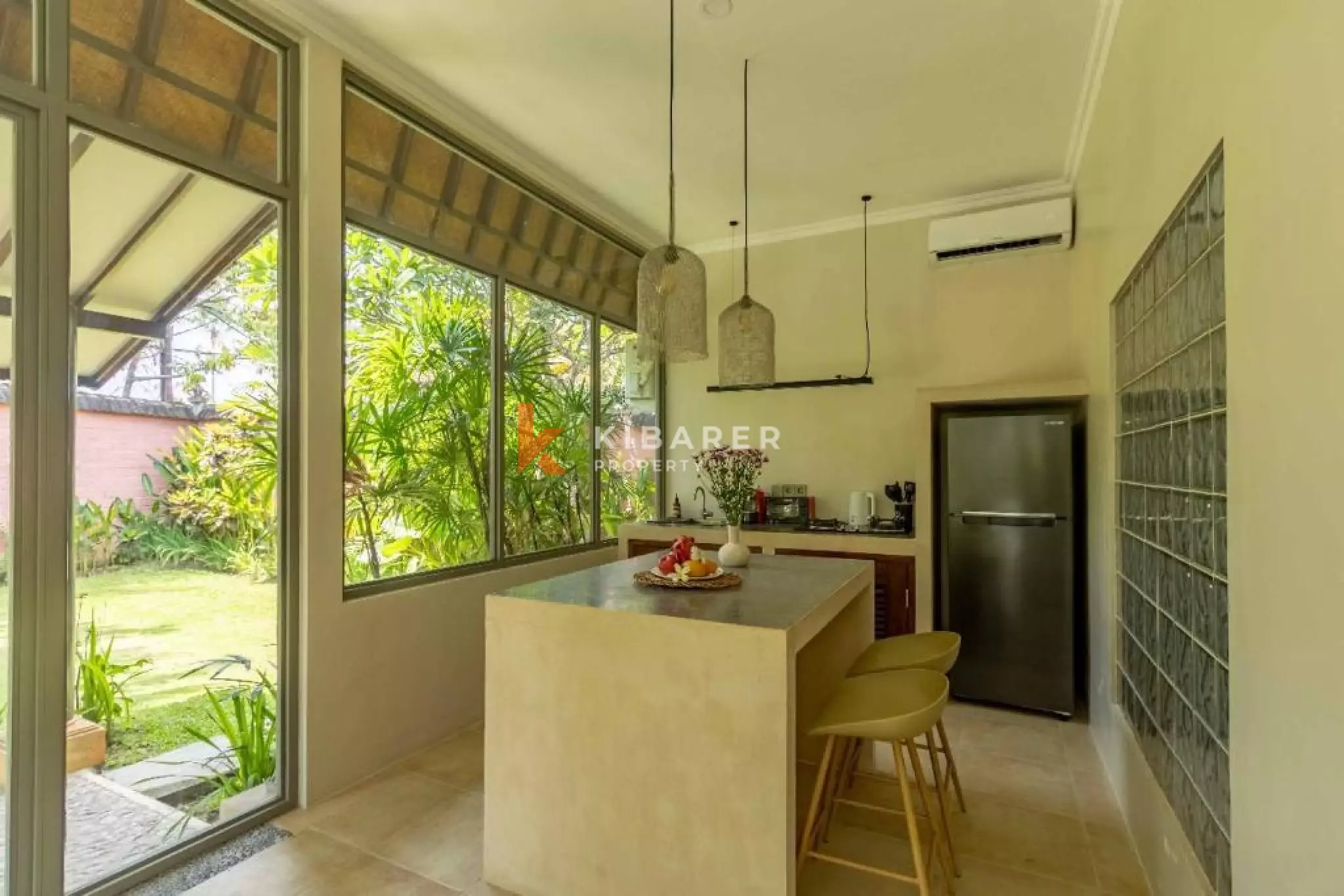 Three-Bedroom Villa with Enclosed Living Room in Umalas — image 7