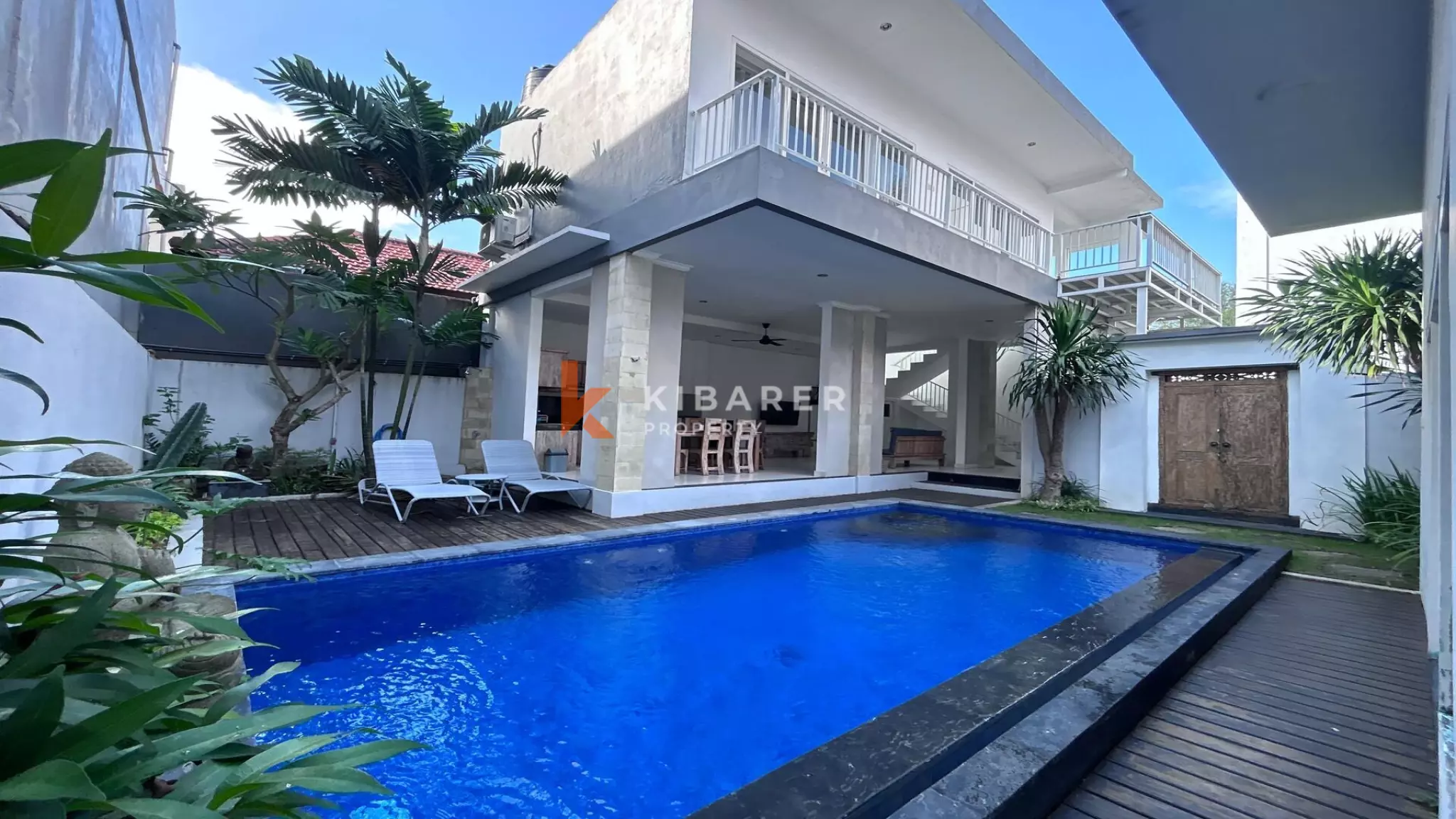 Charming Three-Bedroom Villa with Open Living Concept in Prime Berawa Location — image 3