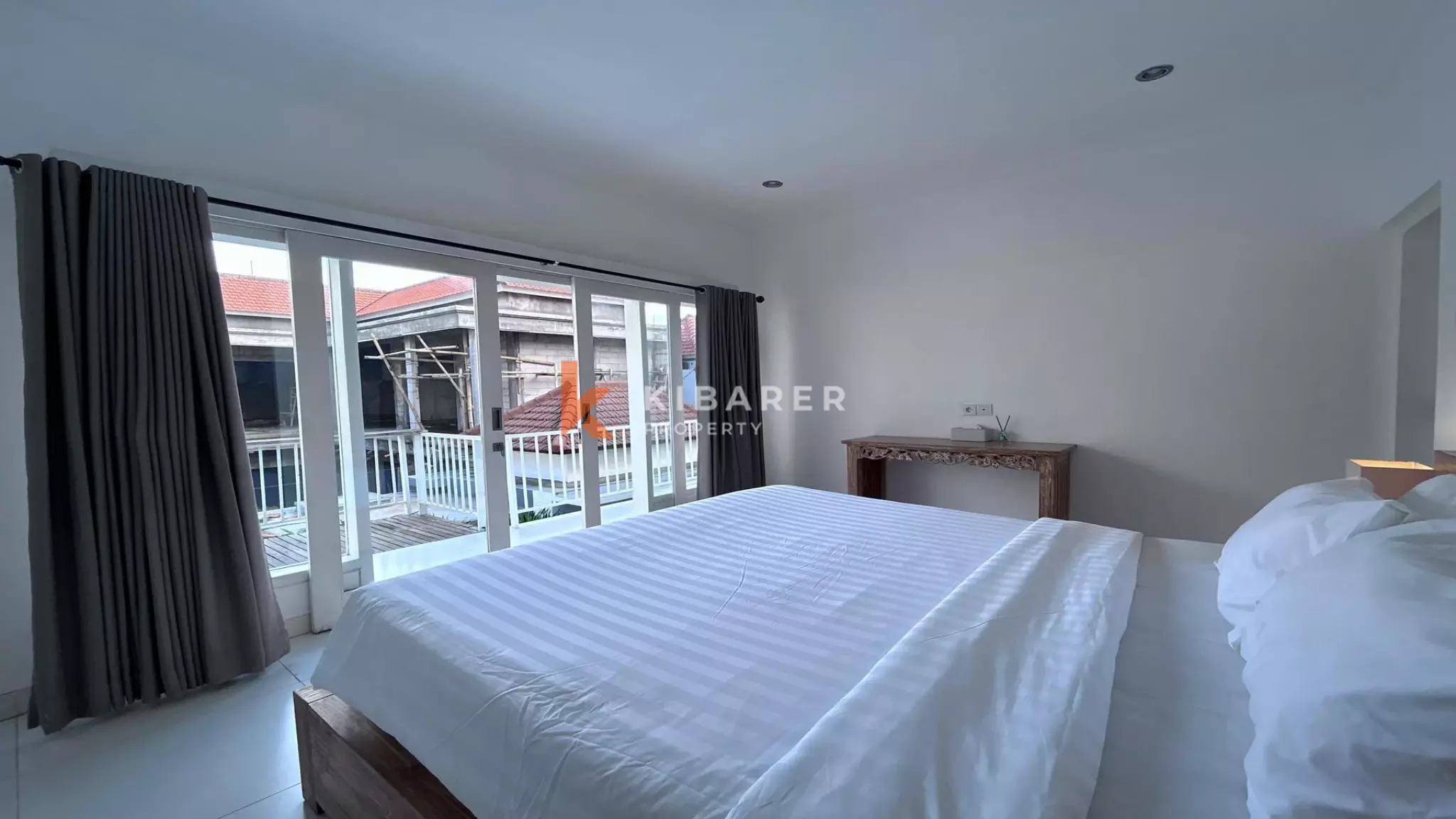 Charming Three-Bedroom Villa with Open Living Concept in Prime Berawa Location — image 10