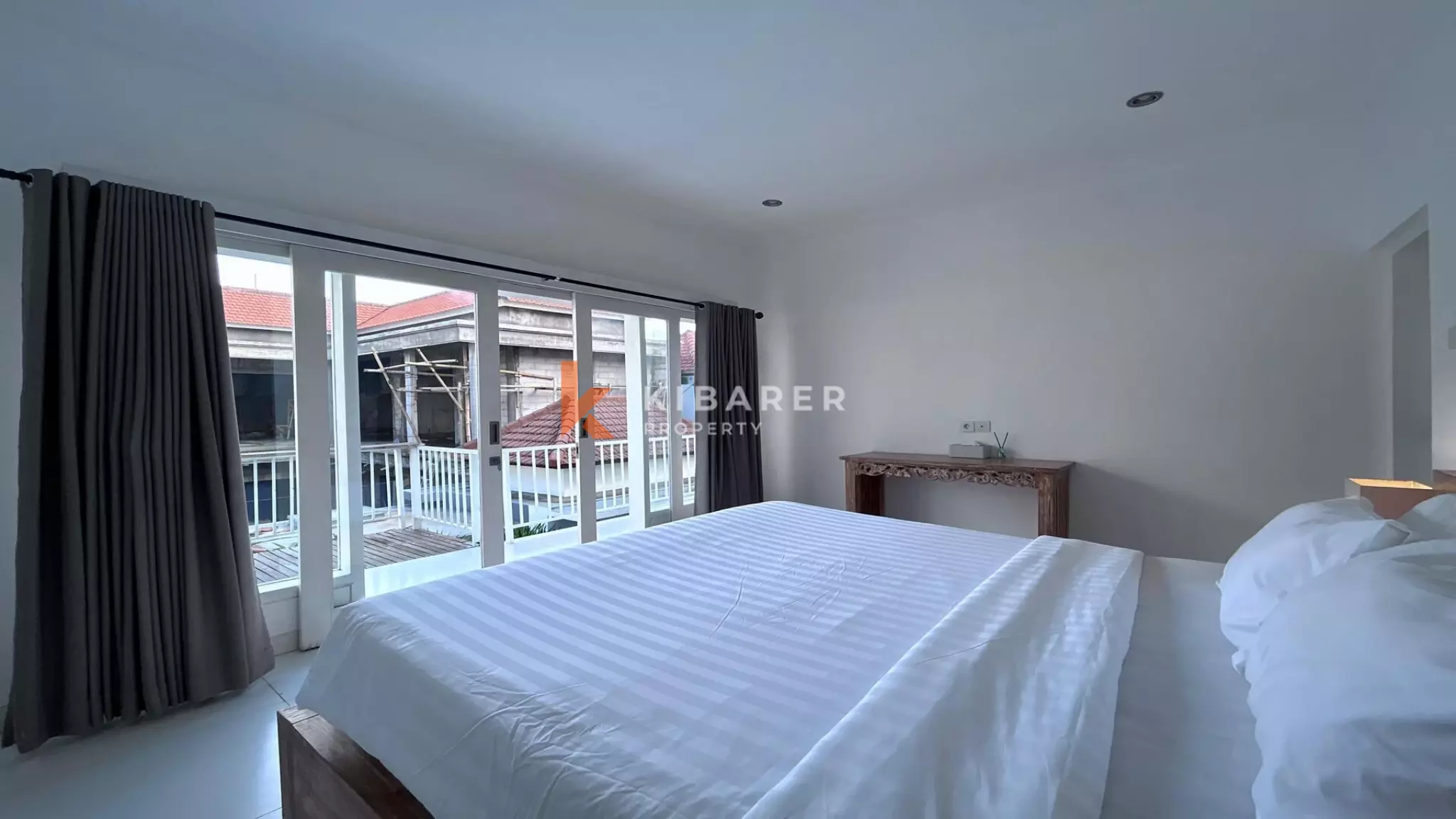 Charming Three-Bedroom Villa with Open Living Concept in Prime Berawa Location — image 12