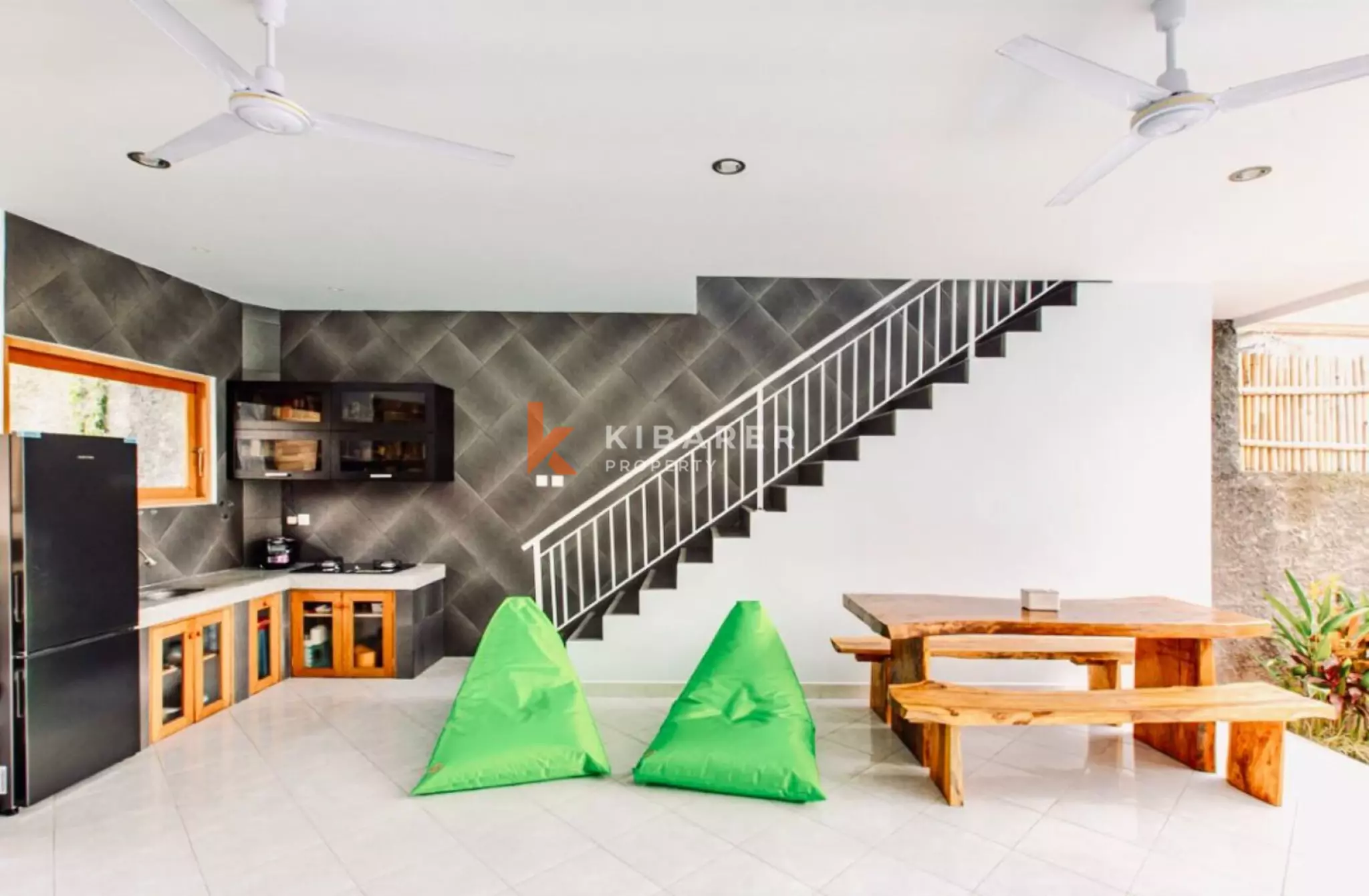 Three Bedroom Villa with Garden in Canggu Area — image 5