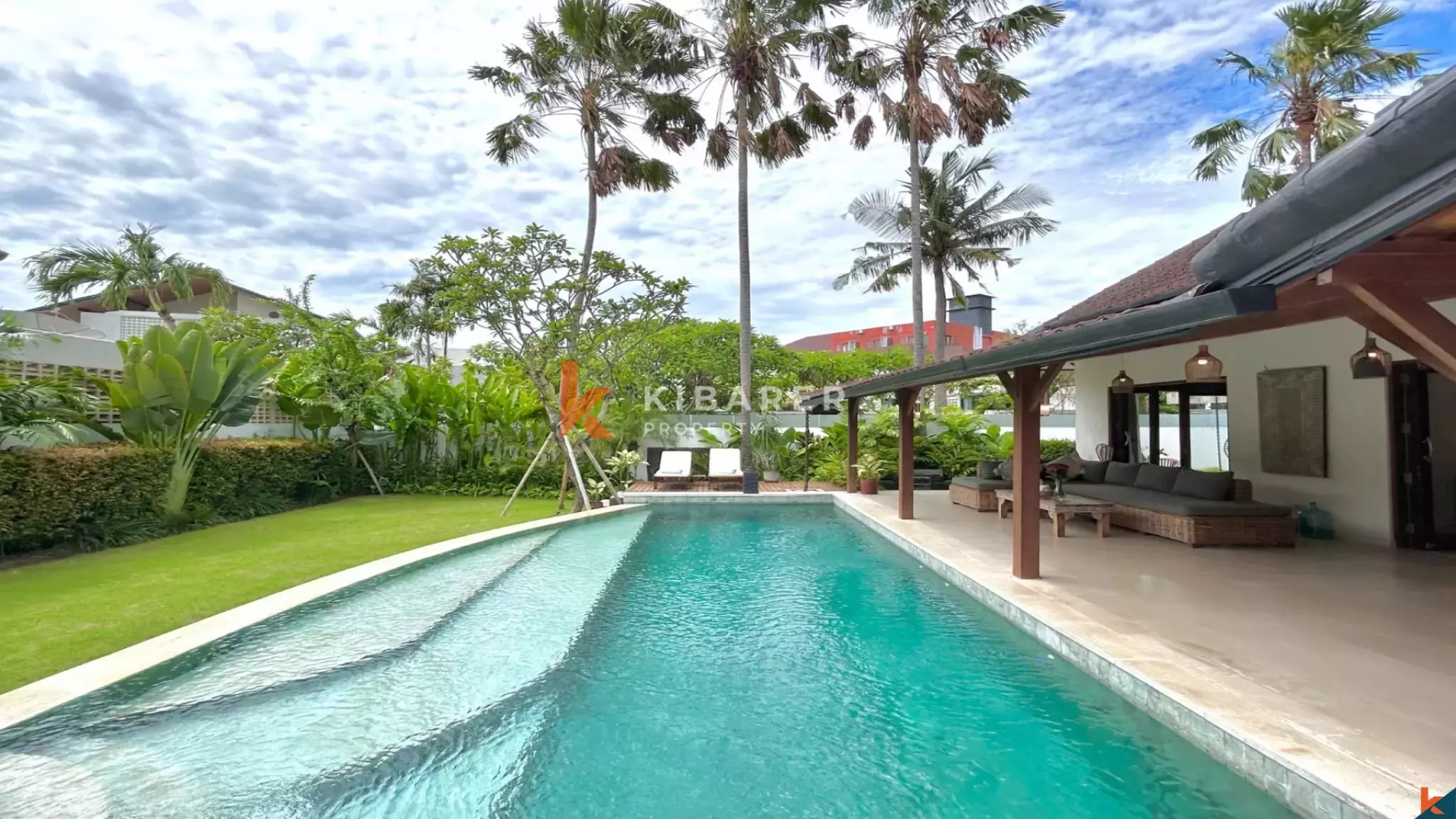 Charming Three-Bedroom Private Villa in Berawa — image 2