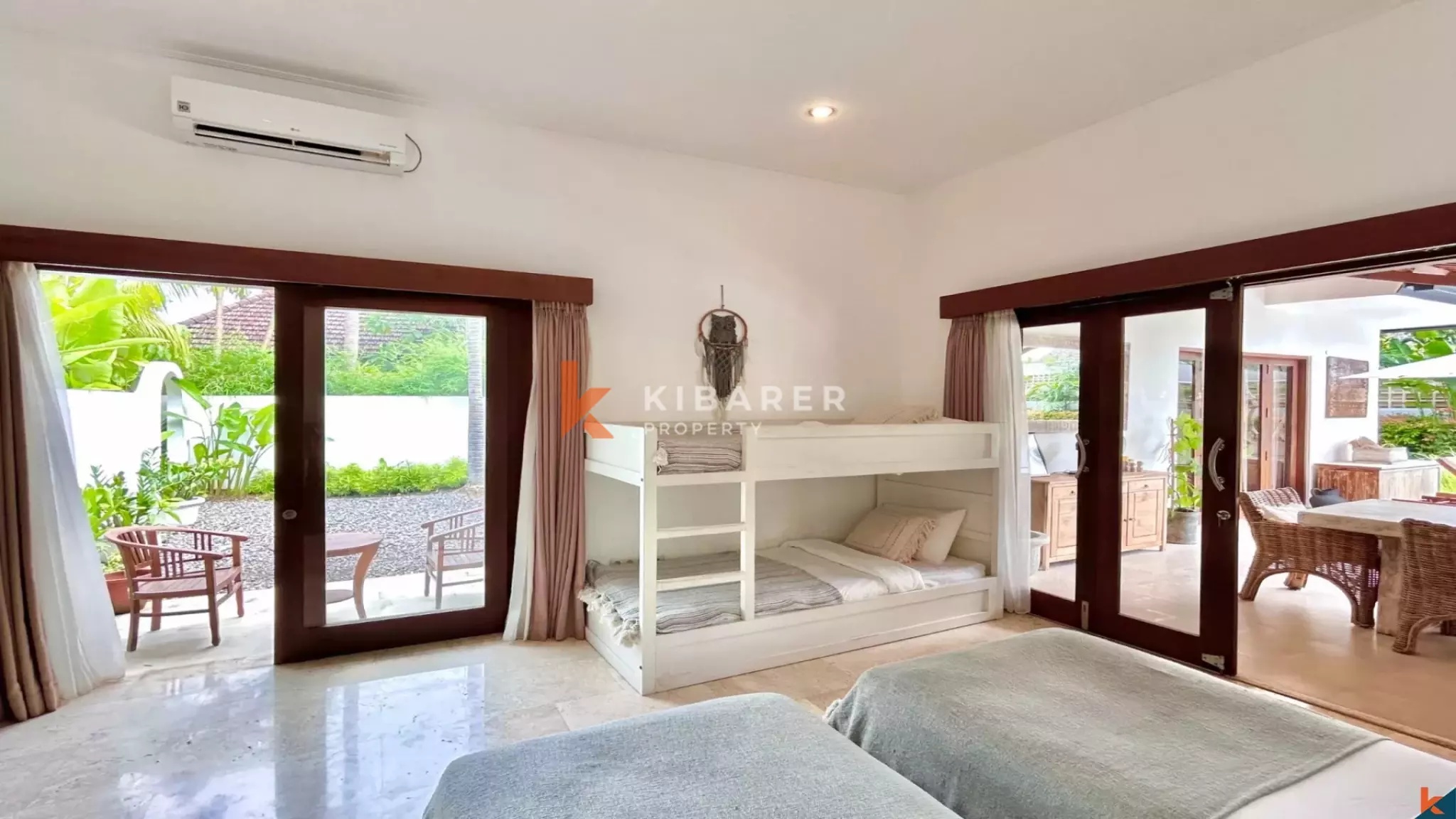 Charming Three-Bedroom Private Villa in Berawa — image 12