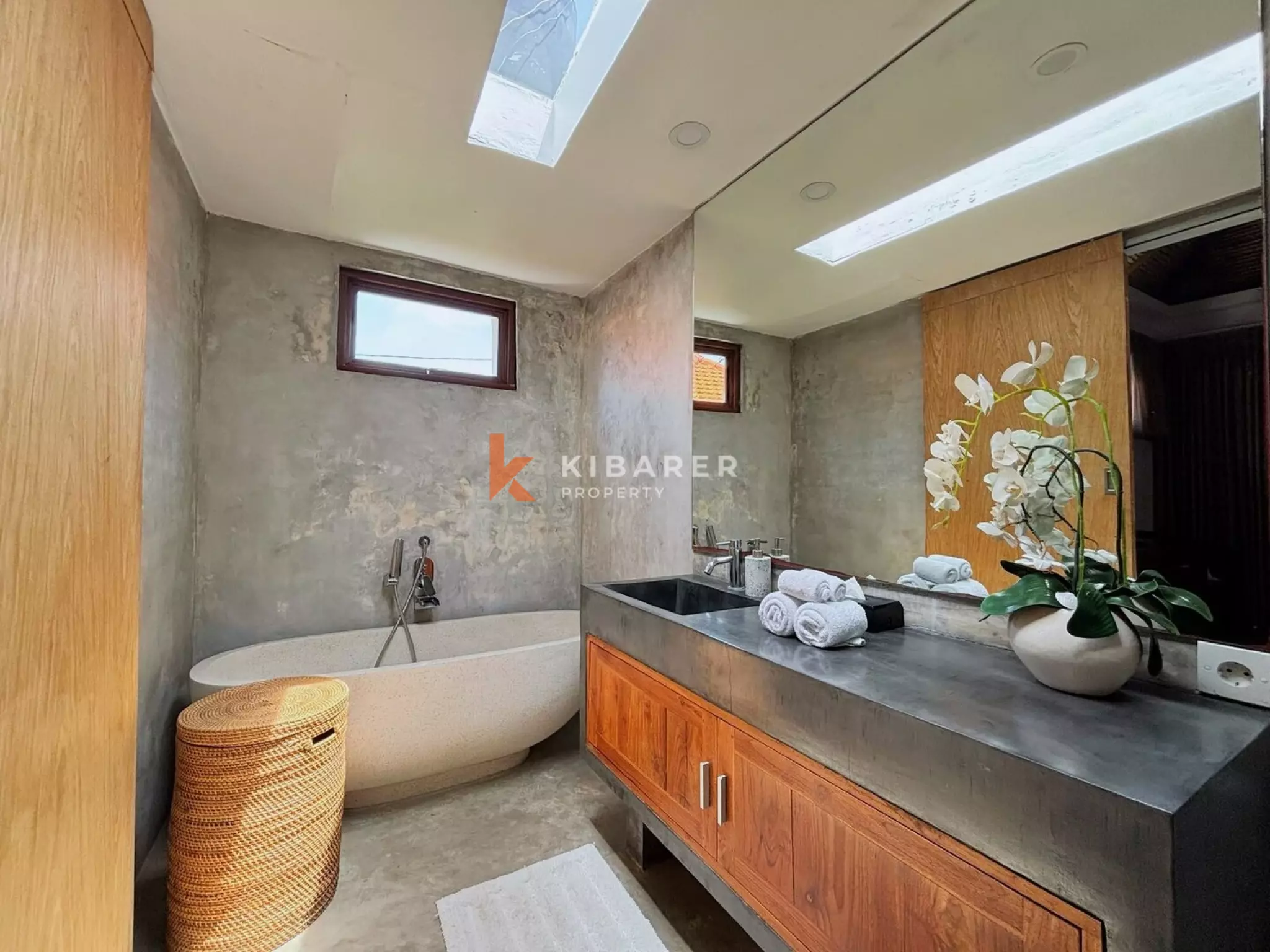 Charming Two-Bedroom Industrial Villa Located in Canggu — image 11