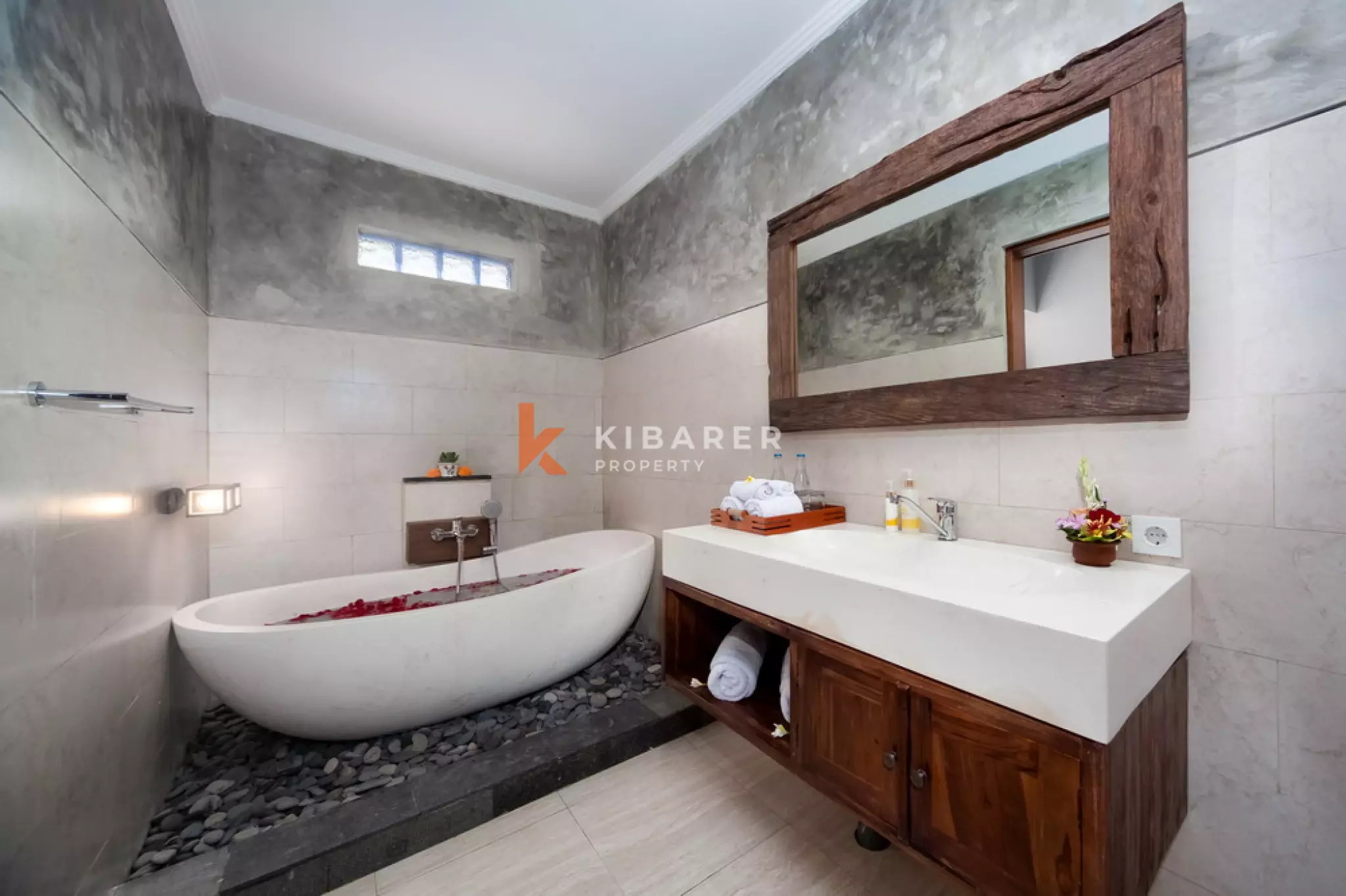 Balinese Two-Bedroom Villa with Pool and Open Living Room in Seminyak — image 3